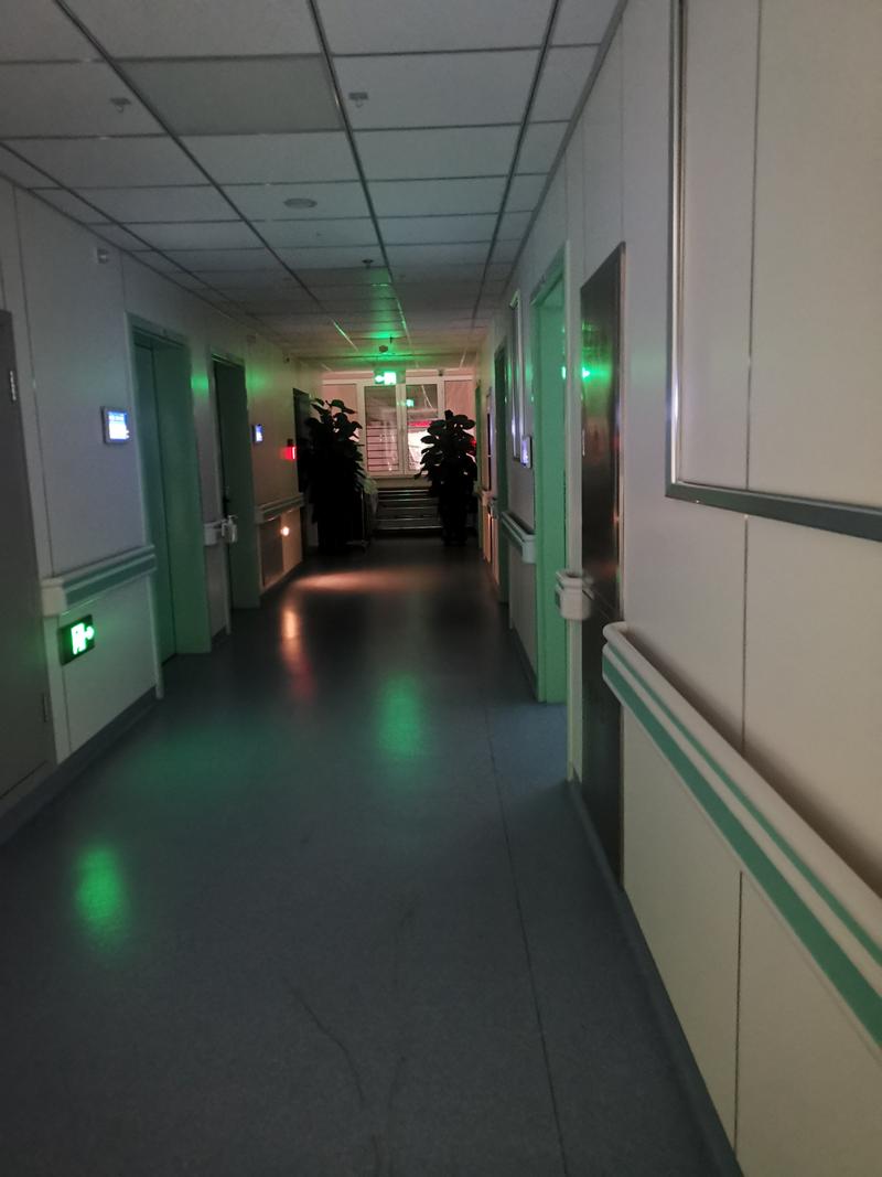 极芯24小时医保取现回收：深夜里的救命稻草